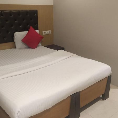Hotel Palm Star Belapurpada Bagian luar foto