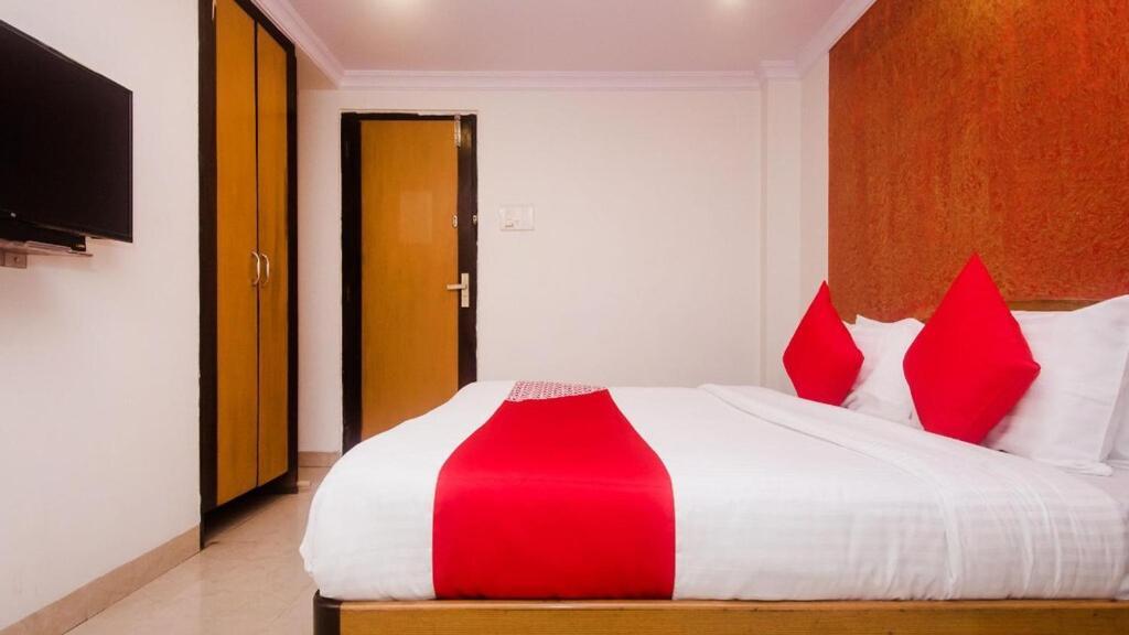 Hotel Palm Star Belapurpada Bagian luar foto